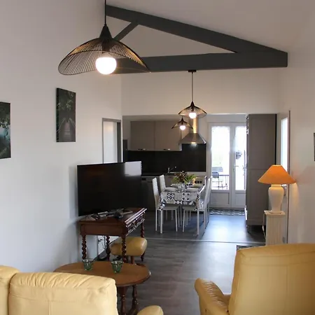 Holiday home Charmante Maison De Plain-pied Avec Cour Privee, Proche De Verteuil-sur-charente, Wifi, Plancha, Parking - Fr-1-653-106 Verteuil-sur-Charente