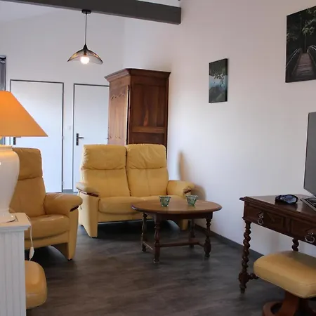 Charmante Maison De Plain-pied Avec Cour Privee, Proche De Verteuil-sur-charente, Wifi, Plancha, Parking - Fr-1-653-106 Holiday home