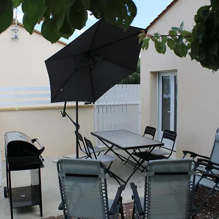 Holiday home Charmante Maison De Plain-pied Avec Cour Privee, Proche De Verteuil-sur-charente, Wifi, Plancha, Parking - Fr-1-653-106 Verteuil-sur-Charente